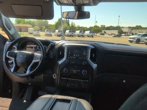 Used 2021 Chevrolet Silverado 1500 LT Trail Boss w/ Convenience Package II AWD/4WD image 43