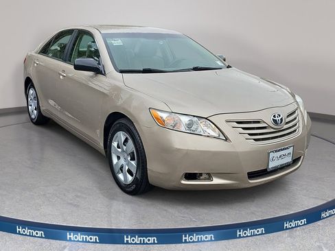 Used 2009 Toyota Camry LE FWD image 4
