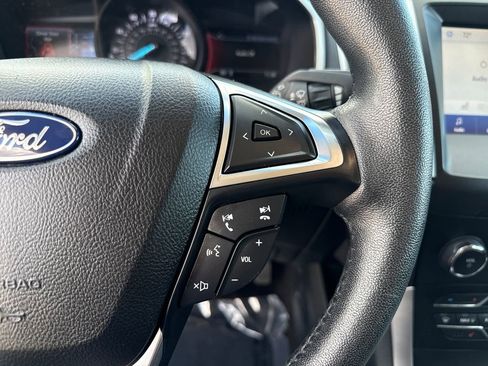 Used 2020 Ford Edge SEL image 16