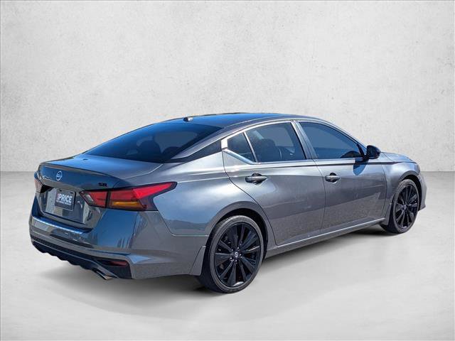 Used 2022 Nissan Altima 2.5 SR w/ Midnight Edition Package FWD image 5