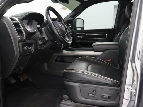 Used 2023 RAM 3500 Laramie AWD/4WD image 8