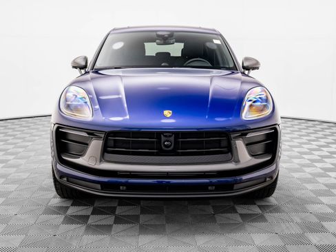 Certified 2025 Porsche Macan Turbo image 9