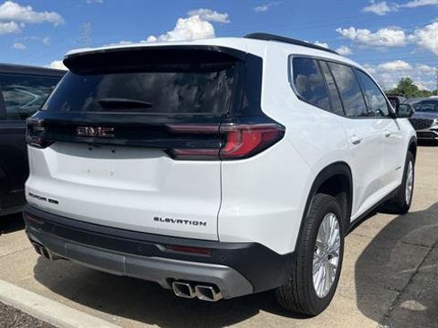Used 2026 GMC Acadia Elevation w/ Elevation Premium Package AWD/4WD image 3
