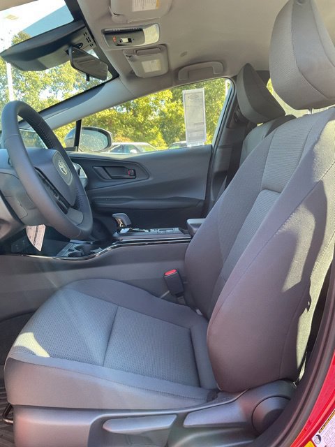 New 2027 Toyota Prius LE FWD image 11
