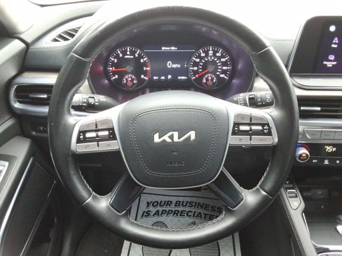 Used 2022 Kia Telluride SX w/ SX Prestige Package image 9