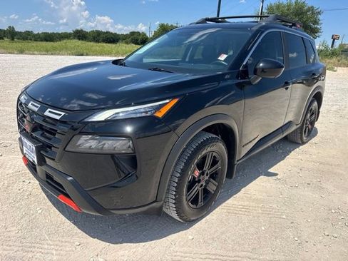 Used 2025 Nissan Rogue SV AWD/4WD image 1
