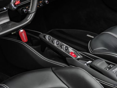 Used 2022 Ferrari F8 Tributo RWD image 70