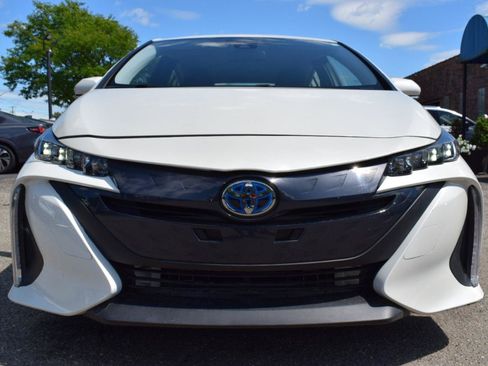 Used 2020 Toyota Prius Prime LE FWD image 2