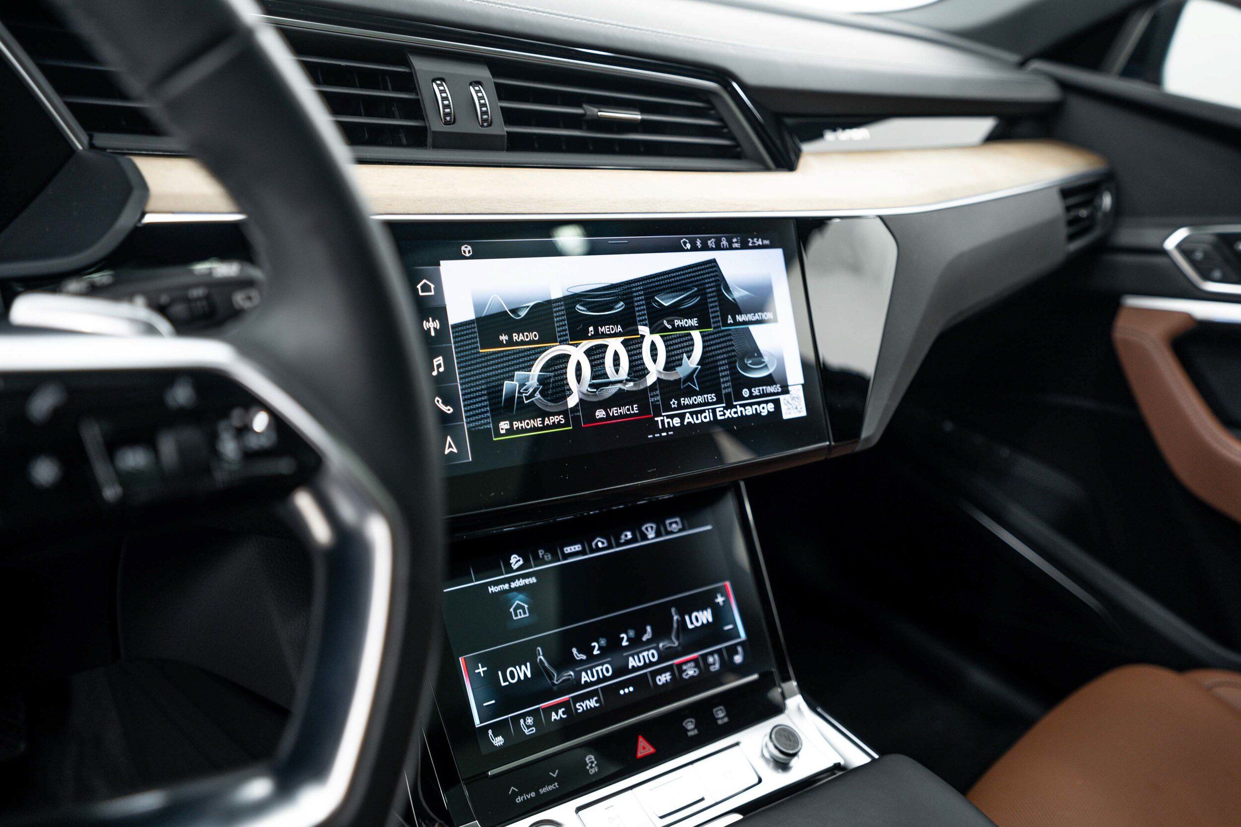 Certified 2024 Audi Q8 e-tron Prestige w/ Prestige Package AWD/4WD image 13
