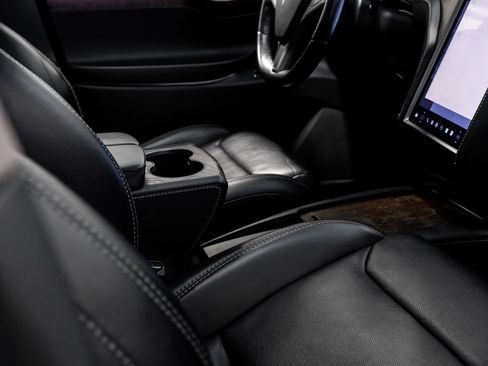 Used 2018 Tesla Model X P100D image 24