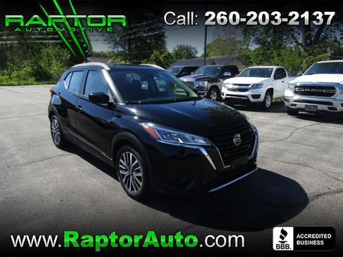 Used 2021 Nissan Kicks SV FWD image 1