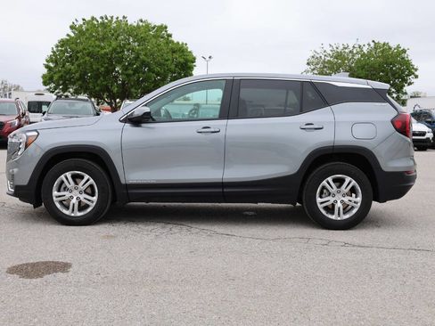 Used 2024 GMC Terrain SLE AWD/4WD image 8
