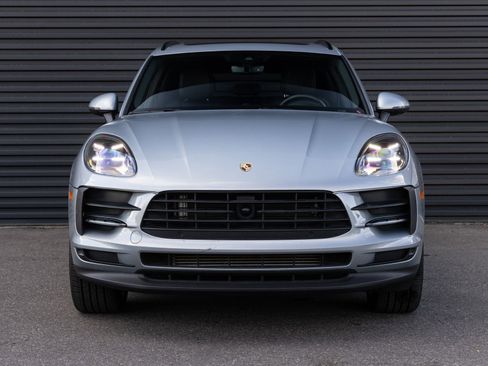 Certified 2020 Porsche Macan image 7