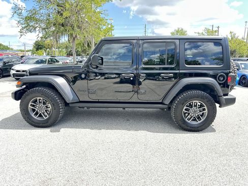 Used 2023 Jeep Wrangler Unlimited Sport AWD/4WD image 3