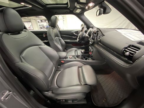 Used 2019 MINI Cooper Clubman S w/ Premium Package image 29