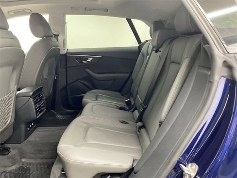 Used 2019 Audi Q8 Premium Plus w/ Premium Plus image 18