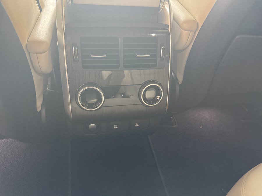 Used 2018 Land Rover Range Rover Sport HSE AWD/4WD image 9