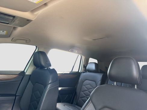 Used 2024 Volkswagen Atlas SE w/ Black Wheel Package AWD/4WD image 24