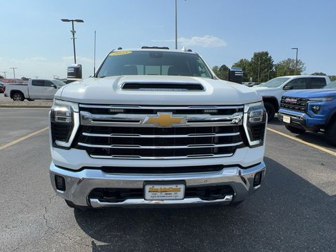 Used 2025 Chevrolet Silverado 2500 LTZ w/ LTZ Plus Package AWD/4WD image 9