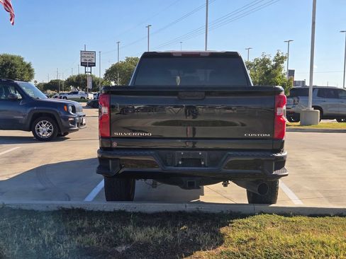 Used 2025 Chevrolet Silverado 2500 Custom w/ Custom Value Package AWD/4WD image 5