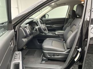 Used 2024 Nissan Pathfinder SV AWD/4WD video 3