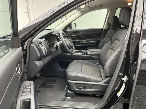Used 2024 Nissan Pathfinder SV AWD/4WD image 3
