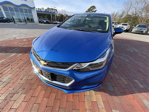Used 2017 Chevrolet Cruze LT image 7
