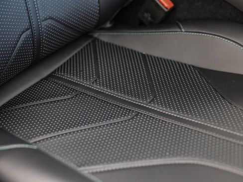 New 2025 Aston Martin V8 Vantage Coupe image 17