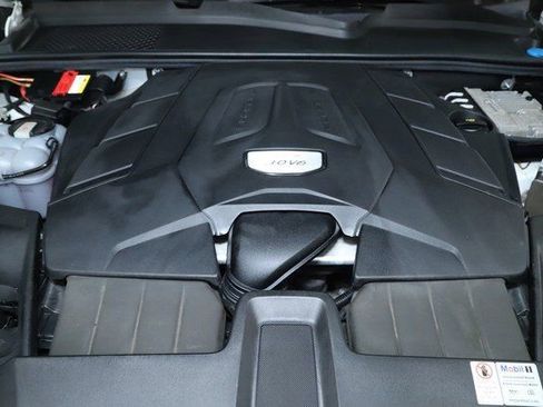 Used 2021 Porsche Cayenne Coupe image 35