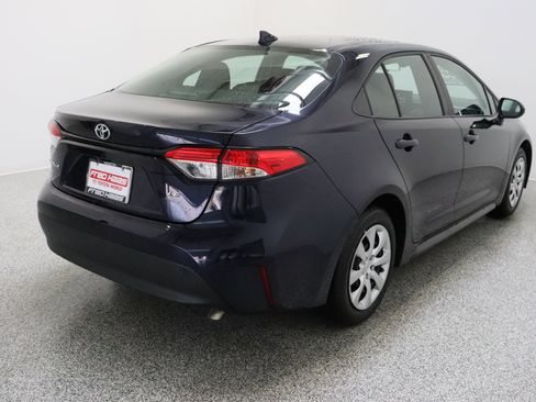 Used 2025 Toyota Corolla SE FWD image 7