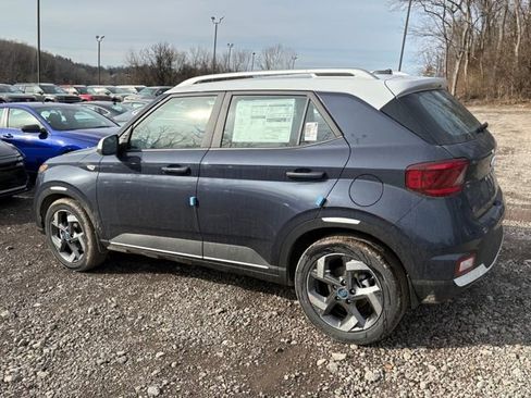 New 2026 Hyundai Venue SEL image 3