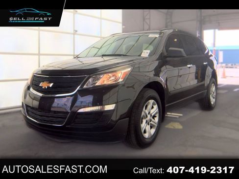 Used 2017 Chevrolet Traverse LS FWD image 1