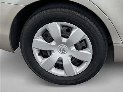 Used 2008 Toyota Camry LE image 10