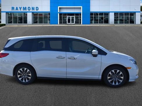 Used 2024 Honda Odyssey EX-L image 2