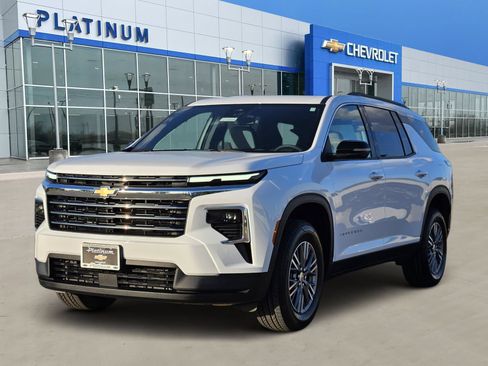 New 2027 Chevrolet Traverse LT FWD image 2