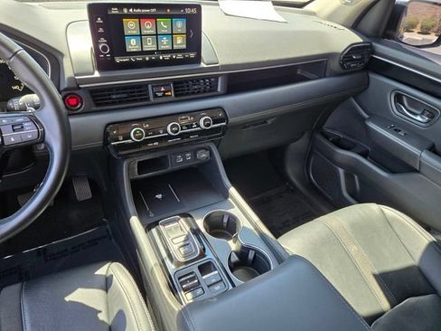 Certified 2023 Honda Pilot Touring image 21