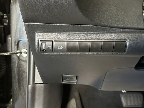 Used 2022 Toyota Corolla SE FWD image 18