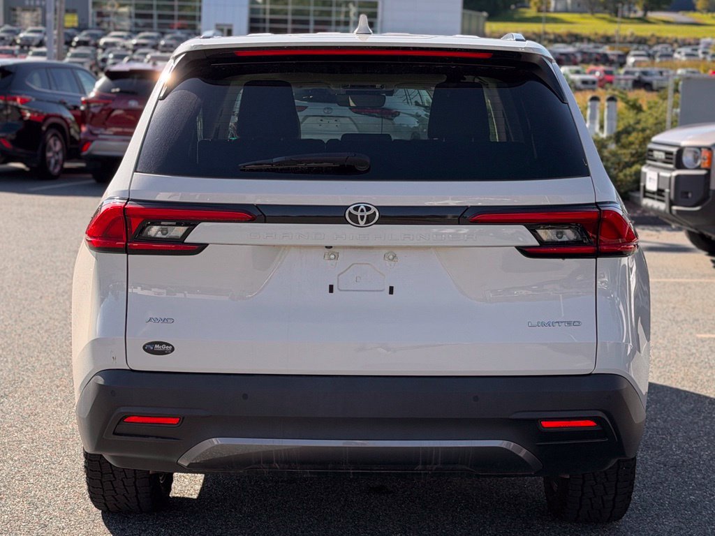 Certified 2024 Toyota Grand Highlander AWD image 4