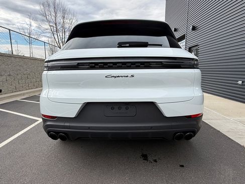 Certified 2025 Porsche Cayenne S image 6