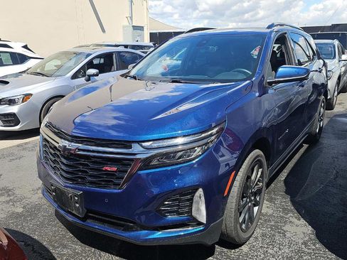 Used 2023 Chevrolet Equinox RS image 3