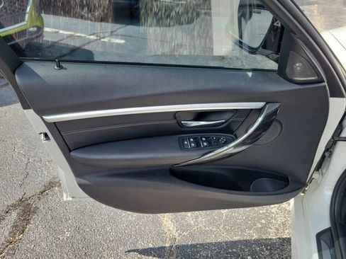 Used 2016 BMW 330e RWD image 13