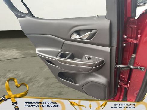 Used 2019 GMC Acadia SLT image 25