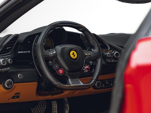 Used 2017 Ferrari 488 GTB RWD image 42