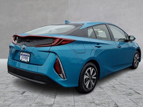 Used 2017 Toyota Prius Prime Plus image 5