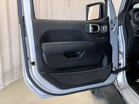 Used 2022 Jeep Wrangler Unlimited Sahara image 21