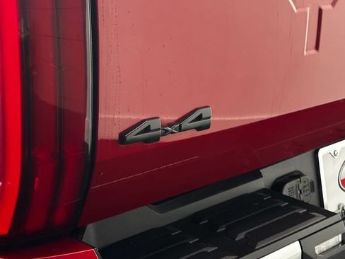Used 2022 Toyota Tundra Limited w/ Power Package AWD/4WD image 10