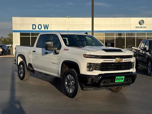 Used 2024 Chevrolet Silverado 2500 Custom w/ Custom Convenience Package image 4