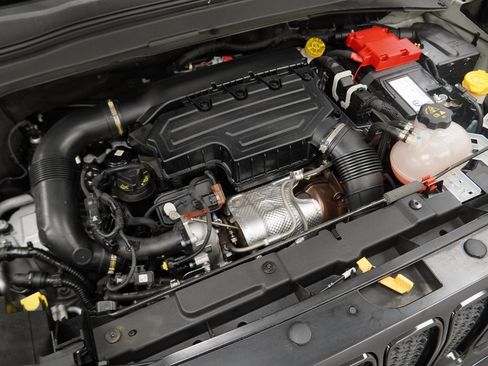 Certified 2023 Jeep Renegade Latitude image 50