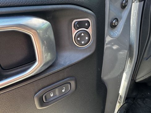 Used 2021 Jeep Wrangler Unlimited Sport AWD/4WD image 18