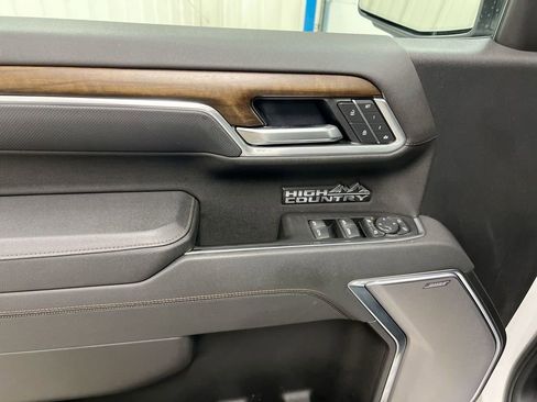Used 2025 Chevrolet Silverado 1500 High Country w/ Technology Package AWD/4WD image 22